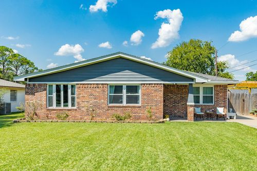 5206 6th St, Danbury, TX, 77534-8752 | Card Image