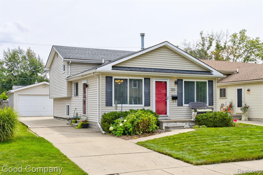 Tyler Ave, Berkley, MI 48072