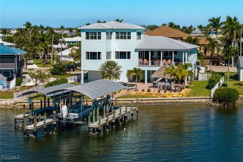 3807 San Carlos Dr, ST. JAMES CITY, FL, 33956-2202 | Card Image