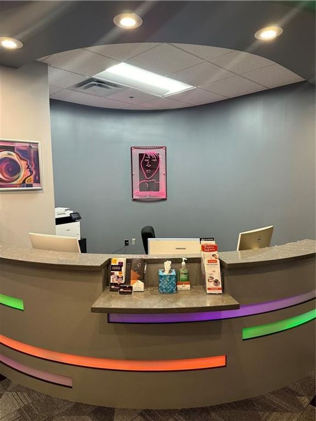 View of reception area | Image 30