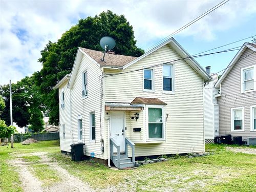 915 W 2nd St, Erie, PA, 16507-2627 | Card Image