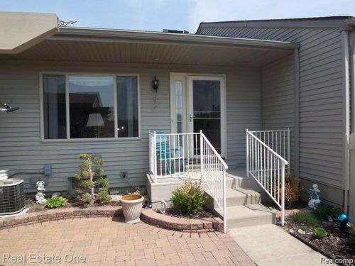 unit-2-61702 Williamsburg Dr, South Lyon, MI, 48178-1760 | Card Image
