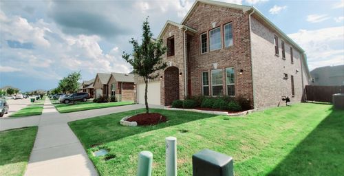 104 Rustic Oak Ln, McKinney, TX, 75072-8498 | Card Image