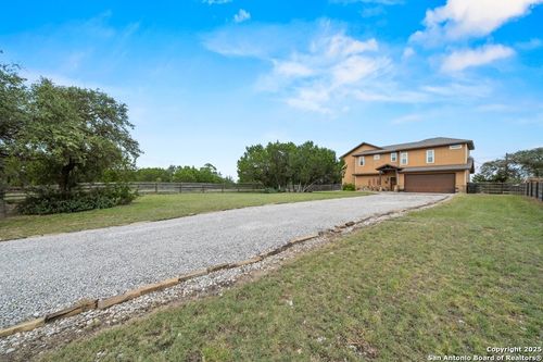 617 Lake Island Dr, Canyon Lake, TX, 78133-3277 | Card Image