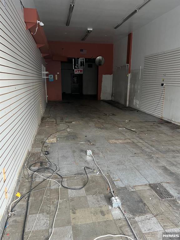 Commercial Lease in Teaneck