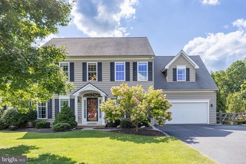 215 Mill House Dr, Newlondon Twp, PA, 19352-1329 | Card Image