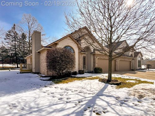 47140 Hunters Chase Dr, Macomb, MI, 48042-5125 | Card Image