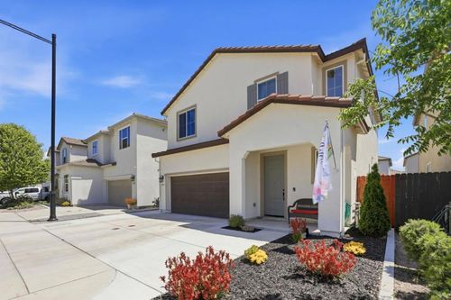 551 Gabriele Ct, Hollister, CA, 95023-3277 | Card Image