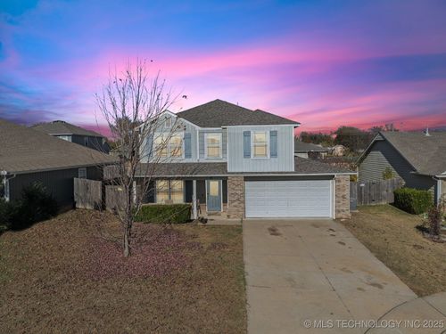 111 45th Pl, Sand Springs, OK, 74063-2381 | Card Image