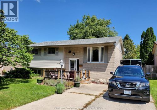 40 Thornhill Cres, Chatham, ON, N7L4M3 | Card Image