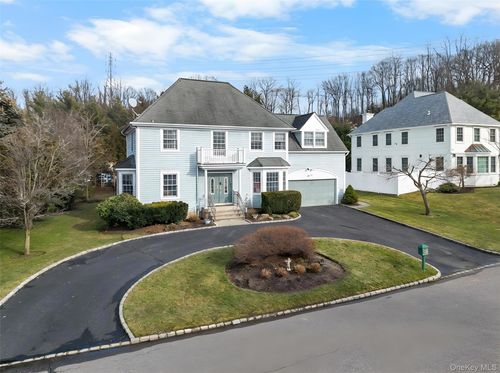 14 Mackay Way, Roslyn, NY, 11576-2169 | Card Image