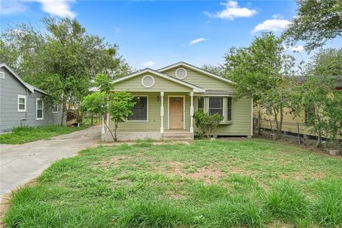 710 Jackson Ave, Robstown, TX, 78380-4126 | Card Image