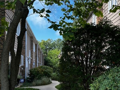 apt-e-315 Hawthorn Ave, Glencoe, IL, 60022-1624 | Card Image