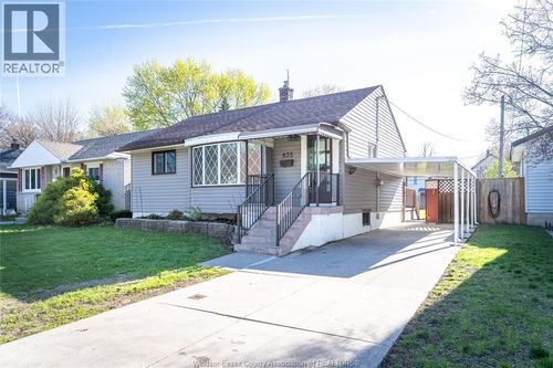 835 Francois Court, Windsor, ON, N8Y3W5 | Card Image