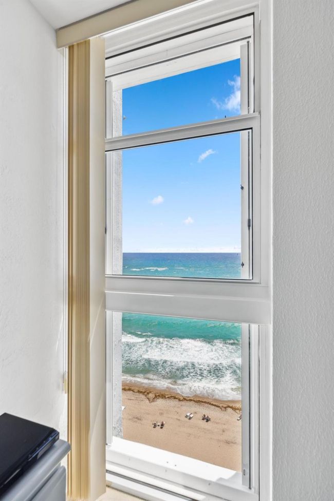 APT-1808 - 1370 S Ocean Blvd, Condo with 2 bedrooms, 3 bathrooms and null parking in Pompano Beach FL | Image 24