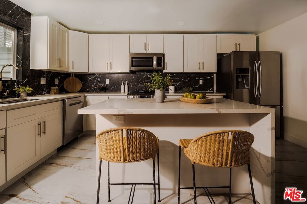 Residential Income in Los Angeles 4