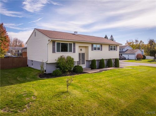 105 Evergreen Dr, Deerfield, NY, 13502-6212 | Card Image