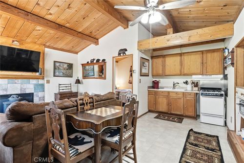 650 San Bernardino Ave, Sugarloaf, CA, 92386-9611 | Card Image