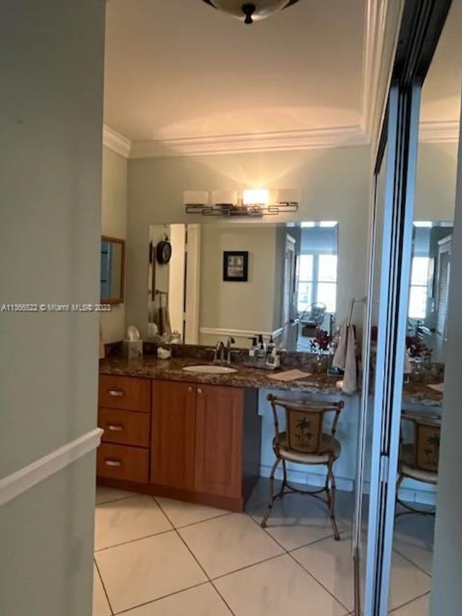 APT-1520 - 3800 S Ocean Dr, Condo with 2 bedrooms, 2 bathrooms and null parking in Hollywood FL | Image 11