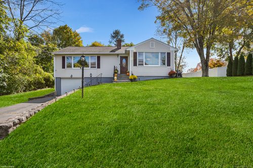 105 Jericho Rd, Middlebury, CT, 06762-2022 | Card Image