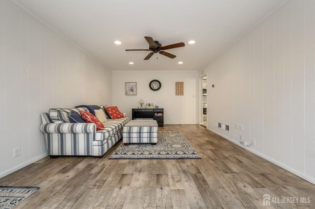 14 Temple Ter, House other with 3 bedrooms, 2 bathrooms and null parking in Lawrence NJ | Image 20