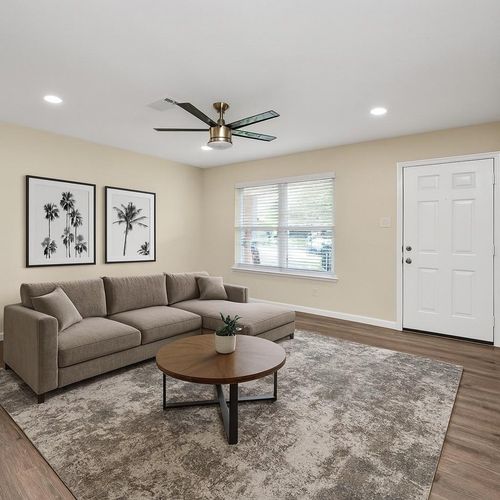 531 Edgebrook Dr, Houston, TX, 77034-2124 | Card Image