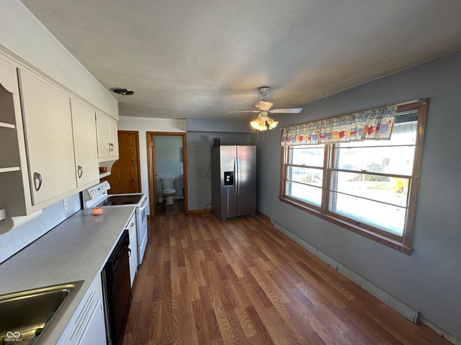 403 E Washington St, House other with 3 bedrooms, 2 bathrooms and null parking in Loogootee IN | Image 10