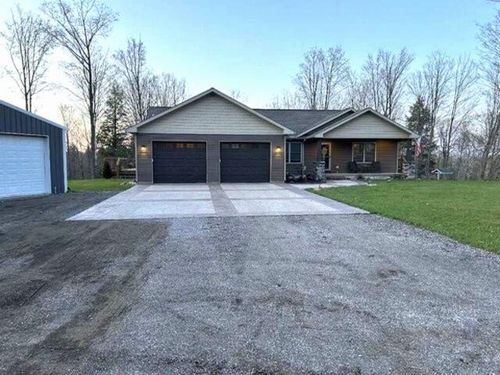 18274 200th Ave, Leroy, MI, 49655-8368 | Card Image