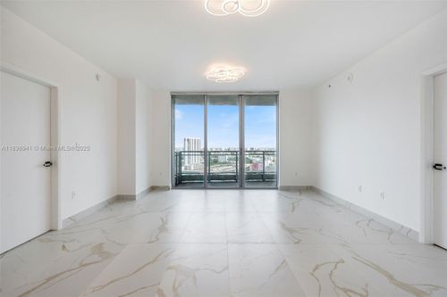 apt-2506-90 Sw 3rd St, Miami, FL, 33130-4024 | Card Image