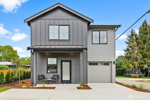 303 S 17th St, Lynden, WA, 98264-2070 | Card Image