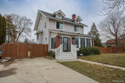 11 Fessenden Street, Home with 3 bedrooms, 2 bathrooms and null parking in Mt. Clemens MI | Image 3