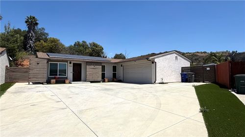 330 James St, Escondido, CA, 92027-5316 | Card Image