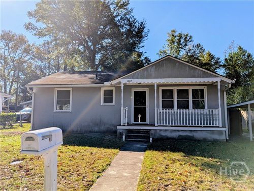 2009 E 57th St, savannah, GA, 31404-4713 | Card Image