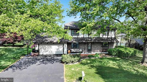 1828 N Eden Rd, Lancaster, PA, 17601-5025 | Card Image