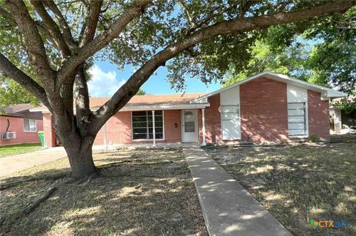 1818 Travis Ave, Victoria, TX, 77901-3141 | Card Image