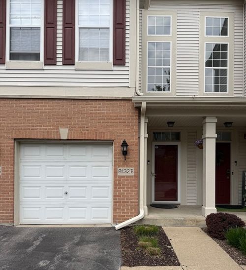 e-8132 Concord Ln, Justice, IL, 60458-1893 | Card Image