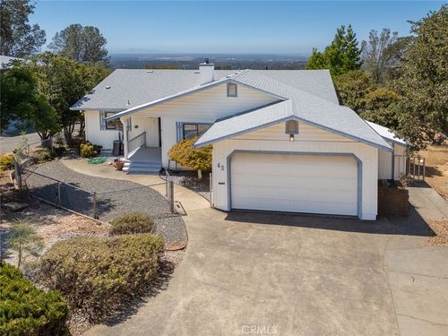 42 Greenbrier, Oroville, CA, 95966 | Card Image