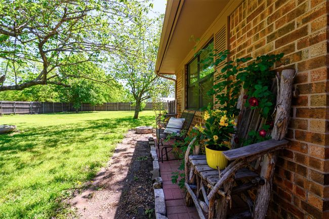 832 Cherry St, House other with 3 bedrooms, 2 bathrooms and null parking in Wolfe City TX | Image 5