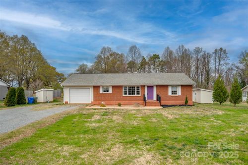492 Oakland Rd, Spindale, NC, 28160-2122 | Card Image