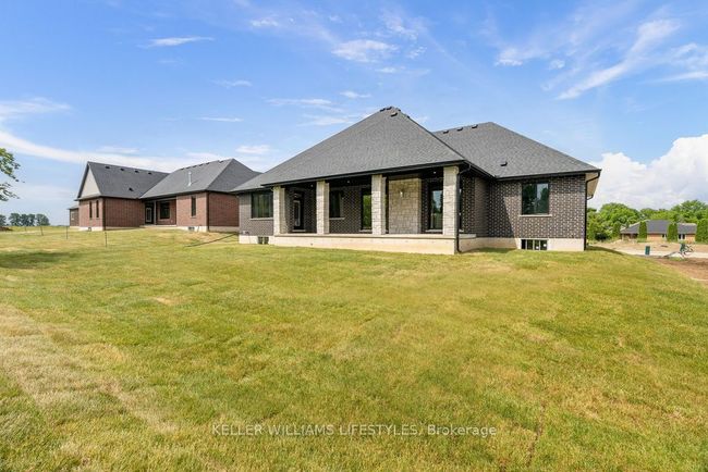 52 E Glen Dr, House other with 3 bedrooms, 3 bathrooms and 3 parking in Arkona ON | Image 6