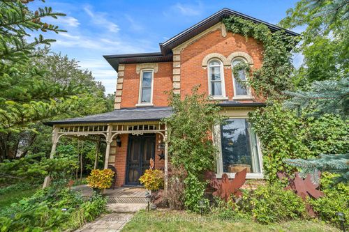 173 Perth St, Acton, ON, L7J1C9 | Card Image