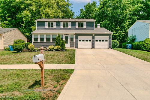 583 Trailwood Dr, Painesville, OH, 44077-2803 | Card Image