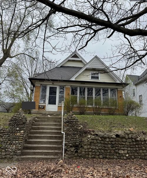 2657 E Riverside Dr, Indianapolis, IN, 46208-5273 | Card Image