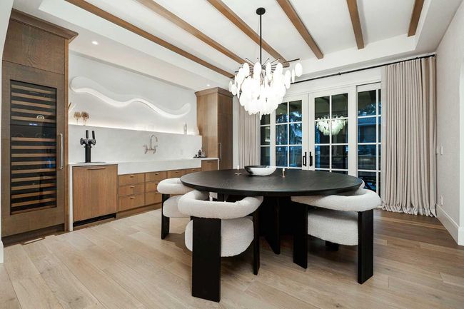 6918 Legare Dr Sw, House other with 4 bedrooms, 7 bathrooms and 3 parking in Calgary AB | Image 11