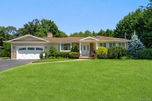 14 Hickman Street, Oyster Bay, NY, 11791 | Card Image