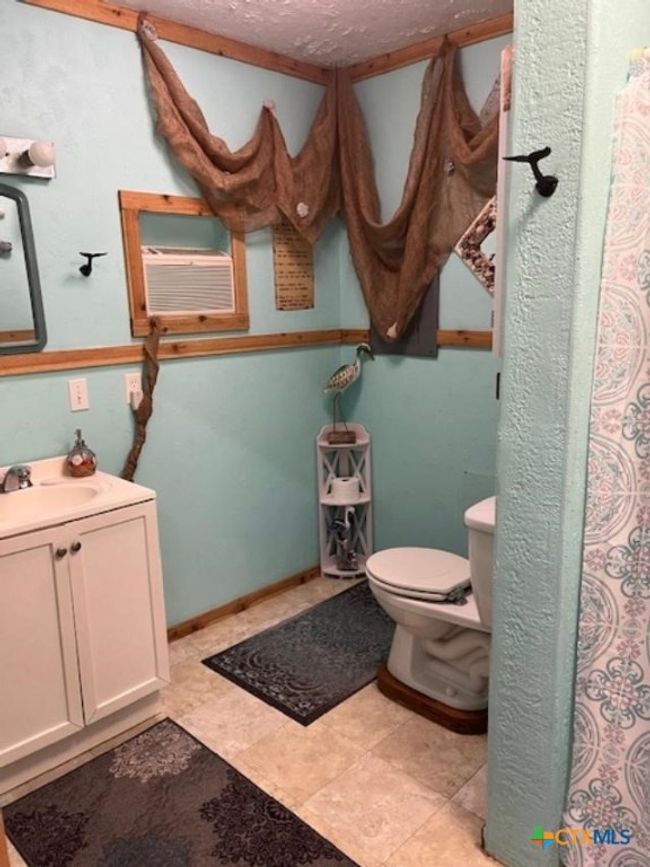 310 N 10 Th St, House other with 5 bedrooms, 4 bathrooms and null parking in Port O Connor TX | Image 25