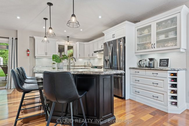 198 Pioneer Tower Rd, House other with 3 bedrooms, 3 bathrooms and 2 parking in Kitchener ON | Image 5
