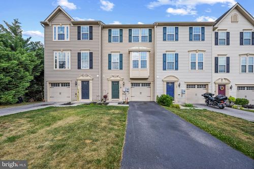 26 S Center St, HANOVER, PA, 17331-3420 | Card Image