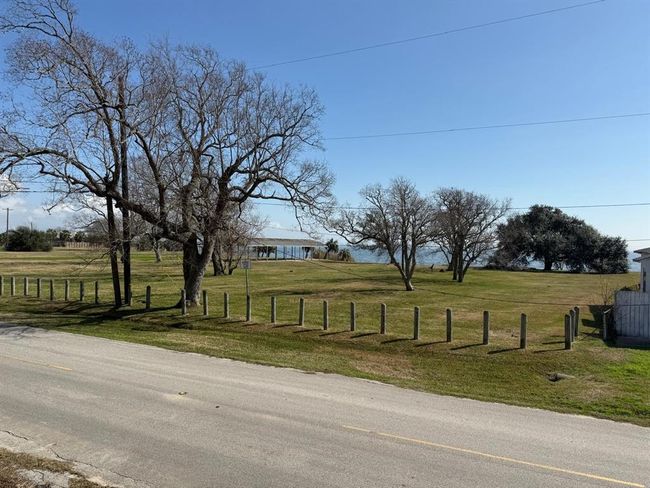 1001 N Bayshore Dr, Home with 0 bedrooms, 0 bathrooms and null parking in La Porte TX | Image 8