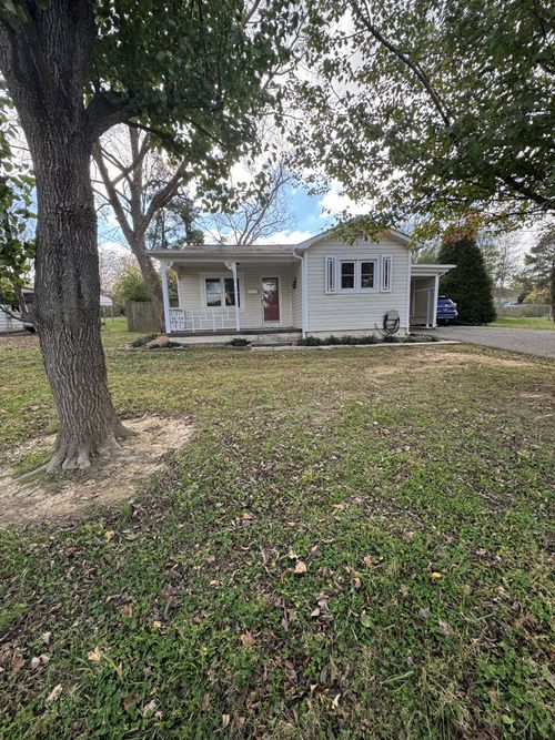 526 E Maple St, Dresden, TN, 38225-1208 | Card Image